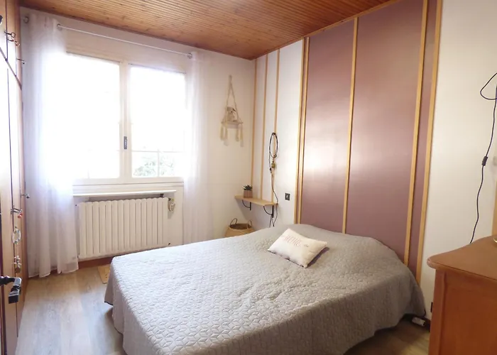 Les Rochers Casa de Férias *